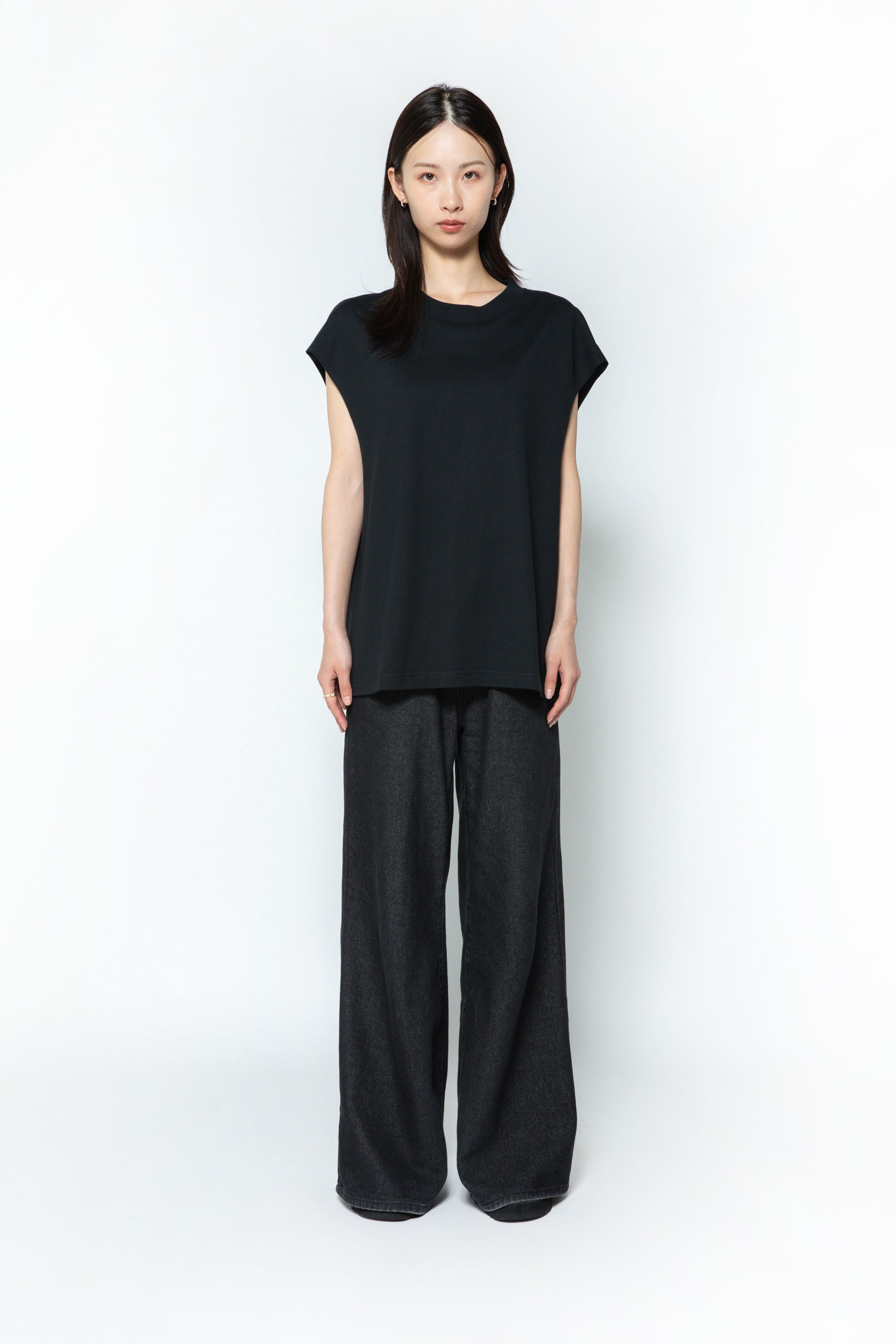 PRE-ORDER] CDL Atelier Sleeveless Tee – CDL TOKYO