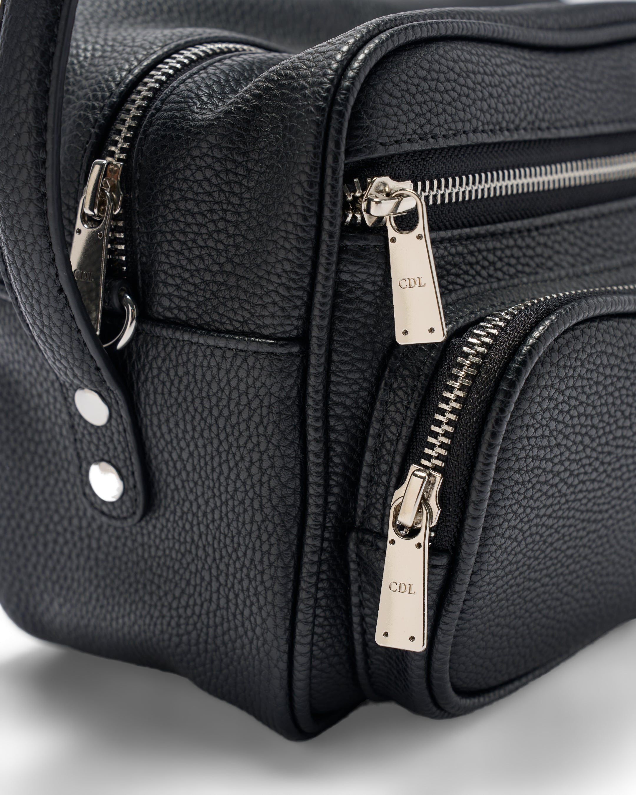 CDL ブラック ショルダーバッグ PRE-ORDER] CDL Triple Zip Shoulder Bag – CDL TOKYO