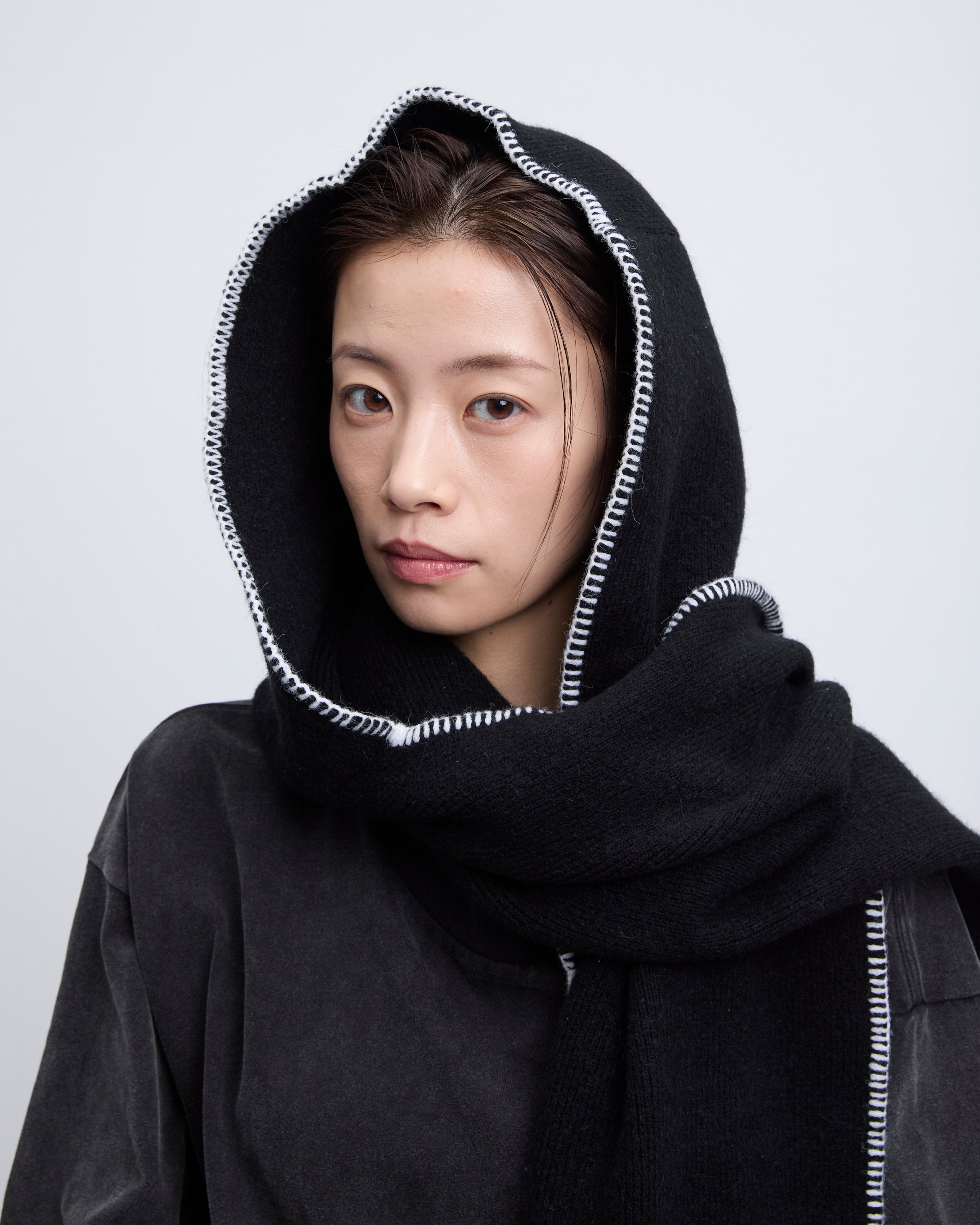 小物 THE EDOONI hoodie muffler BLACK THE EDOONI hoodie muffler BLACK 小物 THE EDOONI hoodie muffler